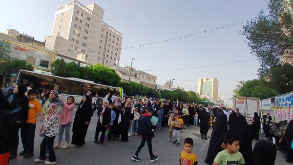 مردم شهر مشهد در روز ولادت امام رضا به خوبی از مردم پذیرایی کردند