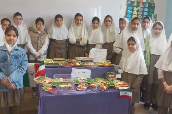  آیین گرامیداشت انقلاب اسلامی در مدارس رباط‌کریم