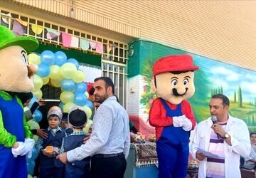 جشن شکوفه ها در دبستان پسرانه جمال ناحیه ۵اصفهان