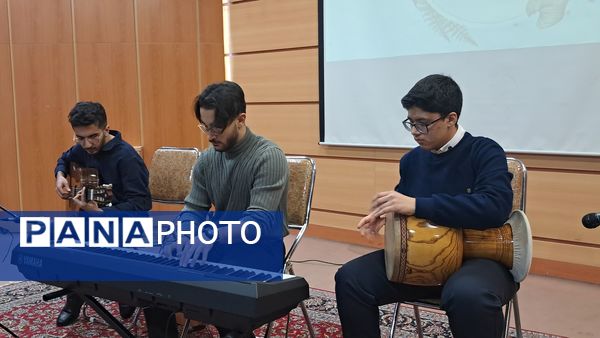 آیین تجلیل از رتبه‌برترهای کنکور ۱۴۰۳ اداره آموزش و پرورش ناحیه یک زنجان