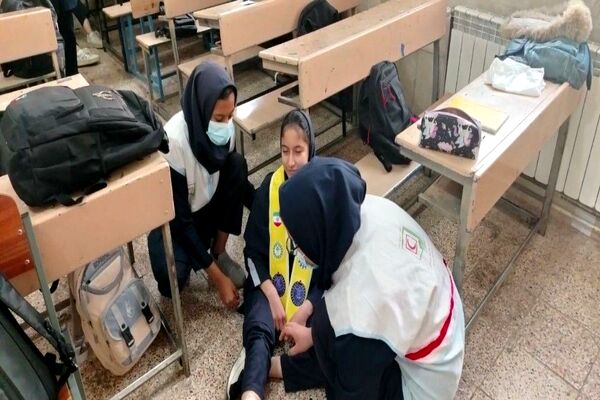 بیست و هفتمین مانور زلزله سراسری در دبیرستان شهید مجید دهنوی نیشابور 