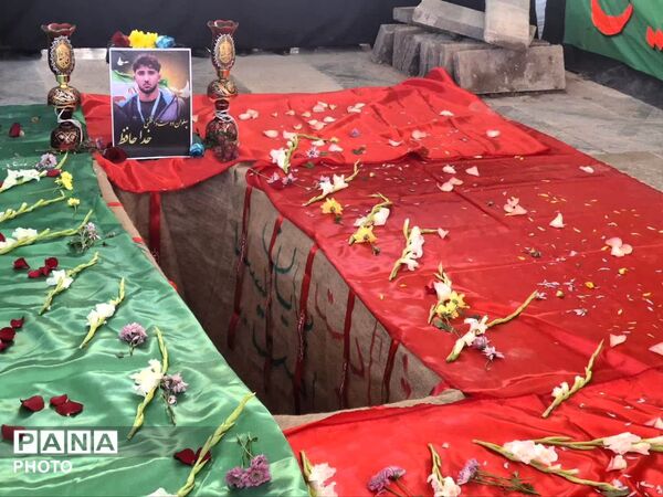 وداع مردم نظرآباد با شهید مهدی عبدالله‌نژاد