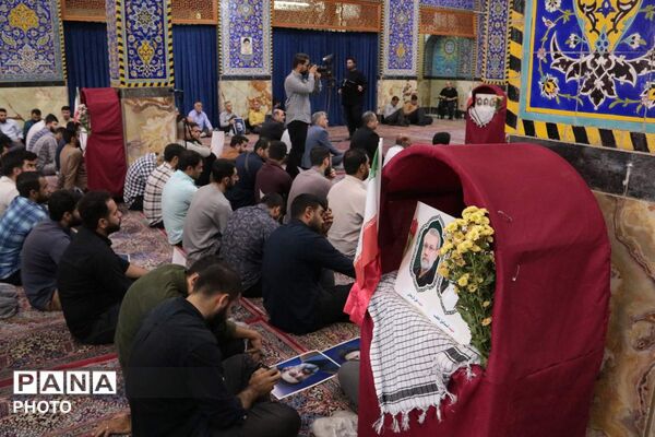 برپایی آیین بزرگداشت دولتمردان شهید در مسجد حظیره یزد 