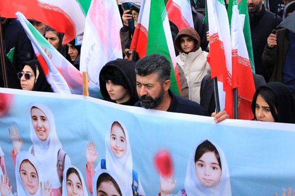 حضور حماسی مردم شهرستان پردیس در راهپیمایی روز قدس با وجود بارندگی