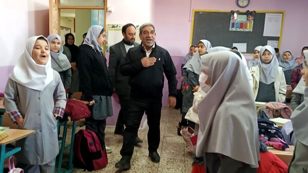 بازدید شورای اجتماعی محله لشکر از دبستان پنجم مهر