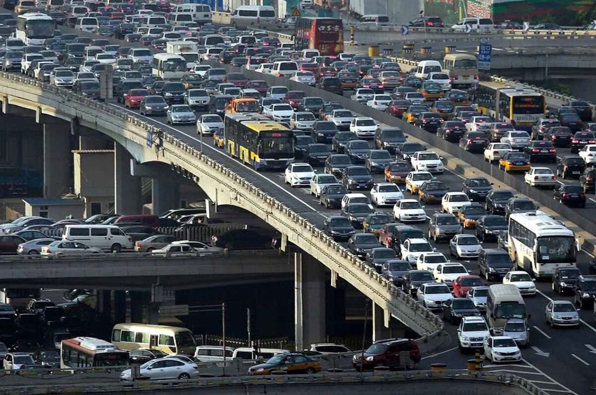 ترافیک سنگین در محورهای منتهی به تهران