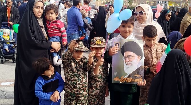 لبیک دانش‌آموزان جهرمی به ندای رهبر مسلمین