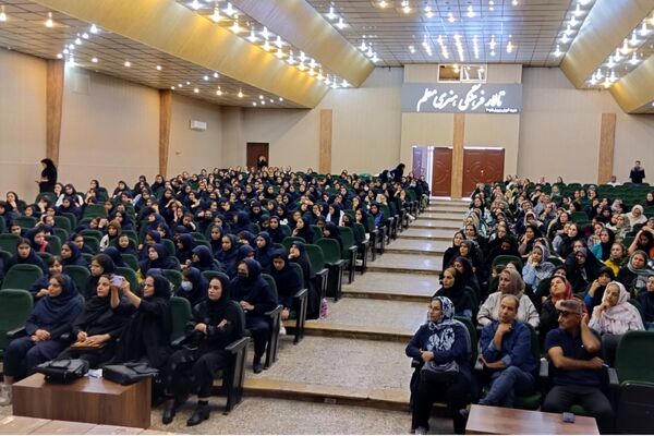 اولین جلسه هدایت تحصیلی دبیرستان پویش ناحیه ۳شیراز 