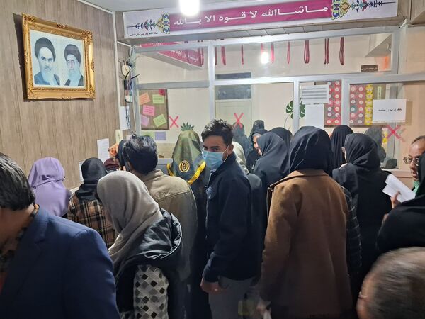 کارنامه‌ها با حضور دبیران تحویل داده شد