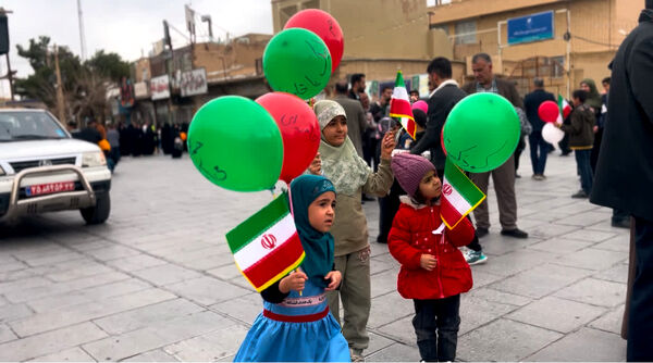 حضور با شکوه مردم تفت در راهپیمایی ۲۲ بهمن