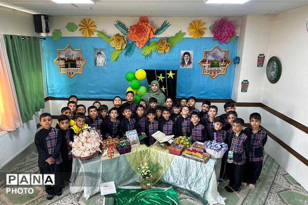 جشن قرآن برای نوآموزان پایه اول در دبستان هیات امنایی شهید قلنبر ناحیه دو شهرری