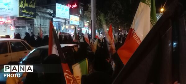 بیش از صد شب برای بیعت با رهبرمان ایستاده ایم 