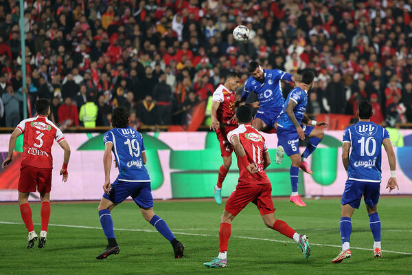 دیدار تیم‌های استقلال و پرسپولیس