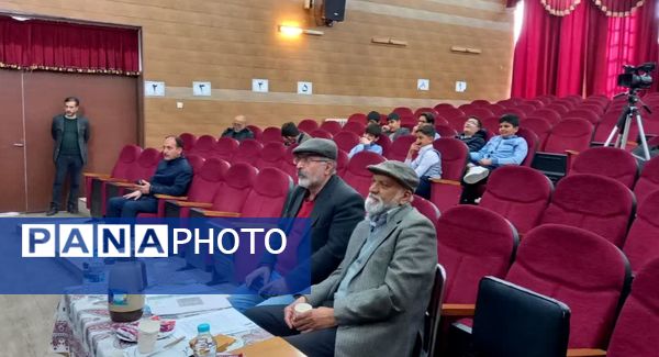 قطار داوری آثار چهل و سومین جشنواره فرهنگی هنری آموزش و پرورش ناحیه ۳ به ایستگاه پایانی رسید