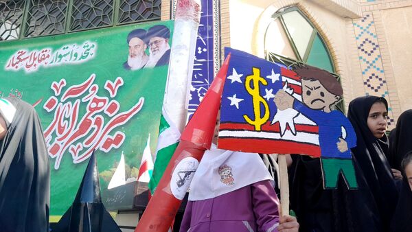 راهپیمایی باشکوه ۱۳ آبان در شهرستان بن 
