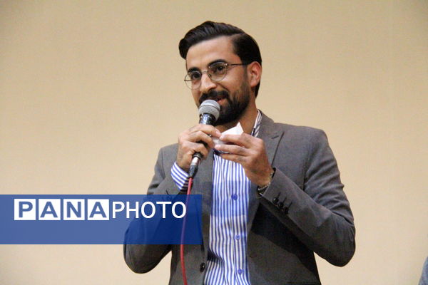 جشنواره هنرهای آوایی دانش‌آموزی یزد