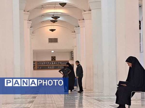 روز دحوالارض در حرم امام مهربانی‌ها