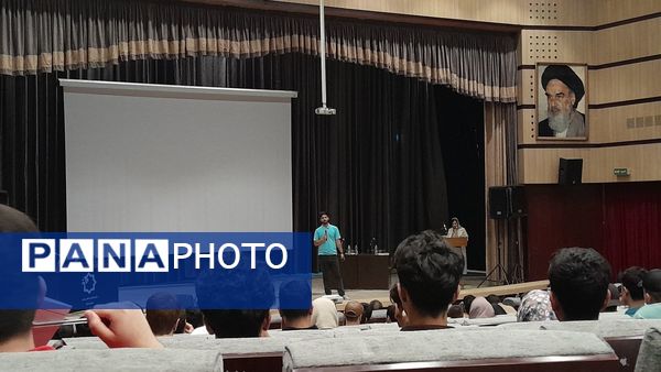 همایش روبیس شو با حضور رتبه‌های برتر کنکوری در نیشابور