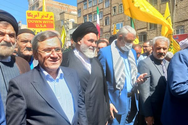 حضور پرشور اقشار مختلف مردم بهارستان دو در راهپیمایی روز جهانی قدس 