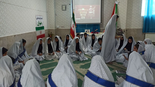 برگزاری هیئت انصارالمهدی (عج) در دبیرستان رضوان