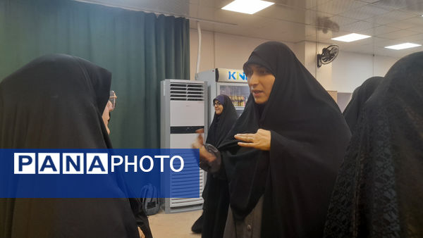 حضور مشاور معاون رئیس جمهور در مرکز «حس خوب» قم