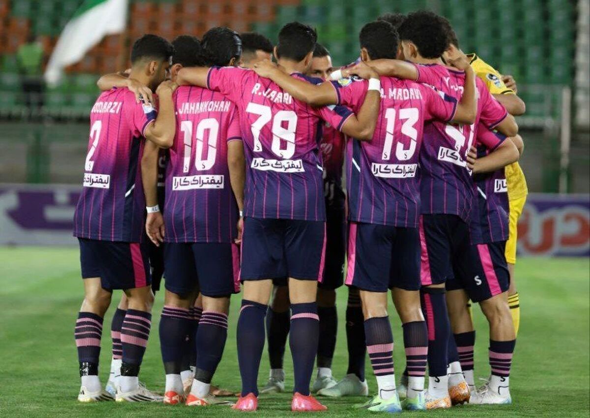 تیم فوتبال آلومینیوم در نصف جهان اردو زدند/ شاگردان حسینی مقابل گاندوها