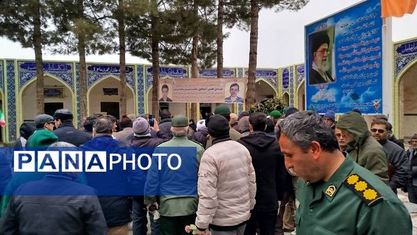 غبار روبی و عطر افشانی گلزار شهدا  در نیشابور 