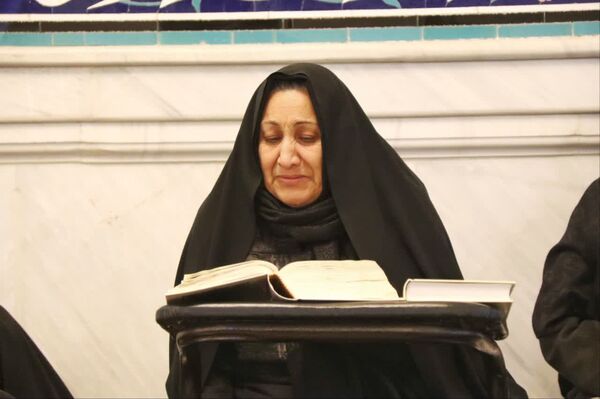 مراسم قرائت دعای ام داوود در امامزاده سید عباس بن موسی (ع) در بجنورد 
