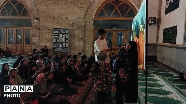 غرفه دهه نودی های مسجد جامع در شب صد و چهل و چهارم 