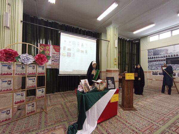 برگزاری یادواره شهدا در آموزشگاه دخترانه فاطمیه ملارد 