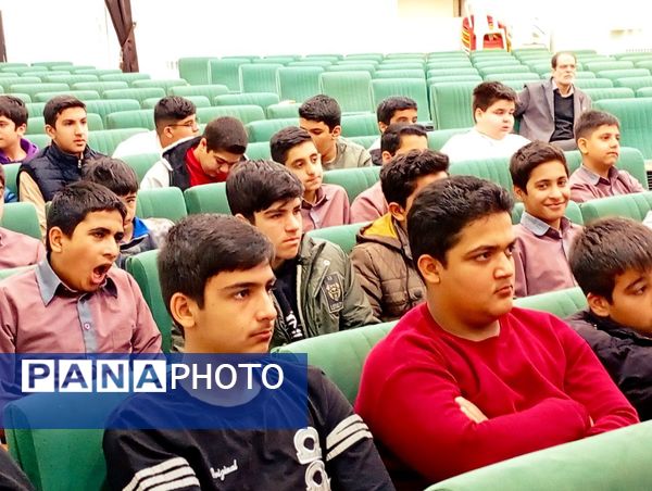 اردوی یک روزه دانش‌آموزان پایه هشتمی دبیرستان میثاق