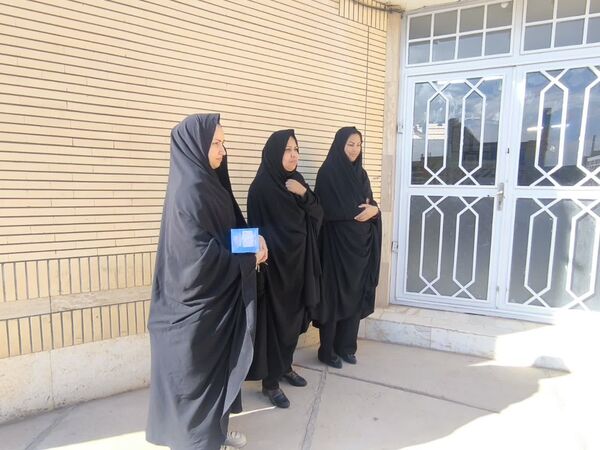 بازدید عوامل اجرایی دبستان شهید پسندیده از کتابخانه فدک فدافن