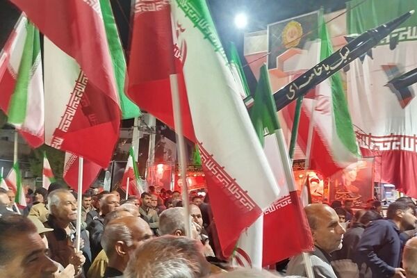 فیروزآباد وفادار به رهبر شهید