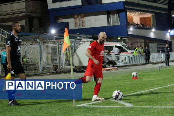 برد شیرین تراکتور در خانه مقابل آلمینیوم اراک