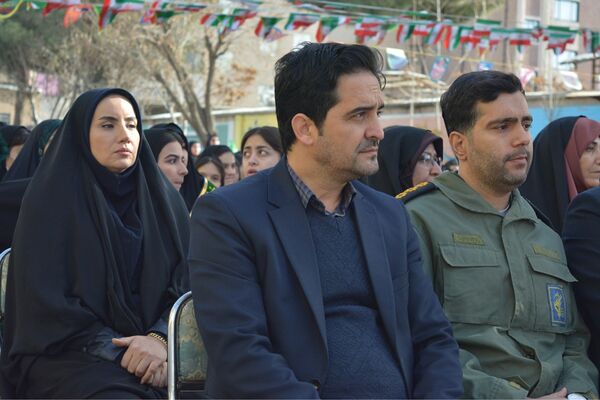 طنین زنگ انقلاب در بهارستان‌دو 