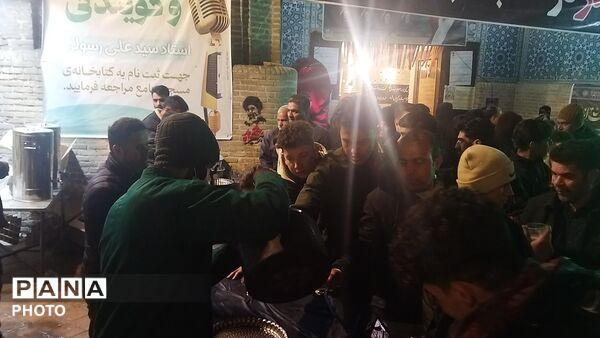 گذری بر موکب و چایخانه حضرت فاطمه زهرا (س) در دومین شب قدر