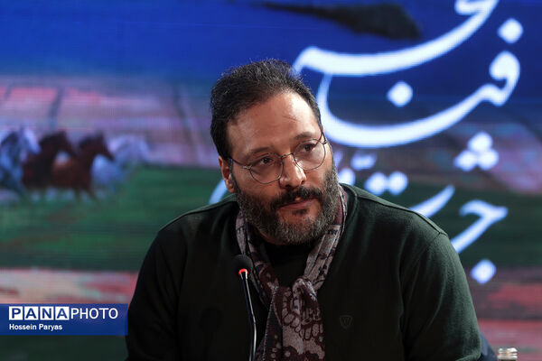 نشست نقد و بررسی فیلم «سقف» در چهل و چهارمین جشنواره ملی فیلم فجر
