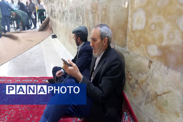 اقامه آخرین نماز جمعه ماه مبارک رمضان با حضور چشمگیر مردم یاسوج