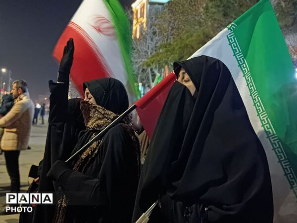  ما تا آخر ایستاده ایم 