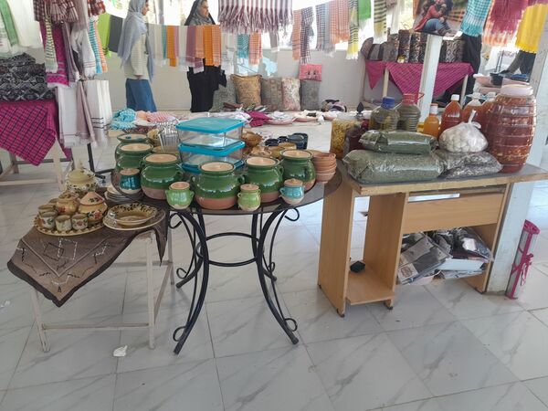 بازارچه نوروزی در شهرستان زاوه