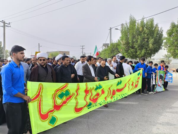 حضور پرشور نسل آینده انقلاب در راهپیمایی ۱۳ آبان سندرک