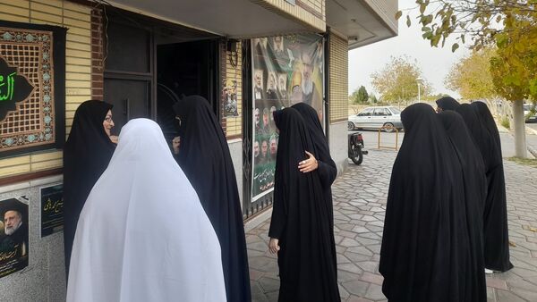 پخش سخنرانی رهبر  معظم انقلاب به صورت زنده در سازمان تبلیغات ورزنه