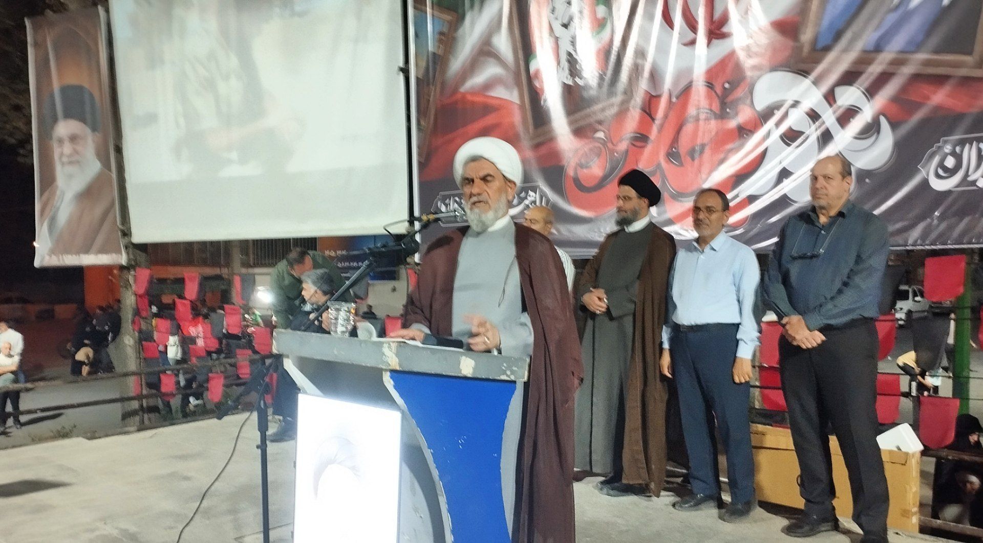 مردم با پیروی از رهبری، میدان را از دشمن گرفتند