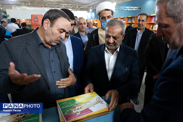 بازدید وزیر آموزش و پرورش از سی‌وششمین نمایشگاه بین‌المللی کتاب تهران 
