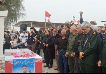مراسم تشییع پیکر شهید دانش‌آموز محمد لقمانی