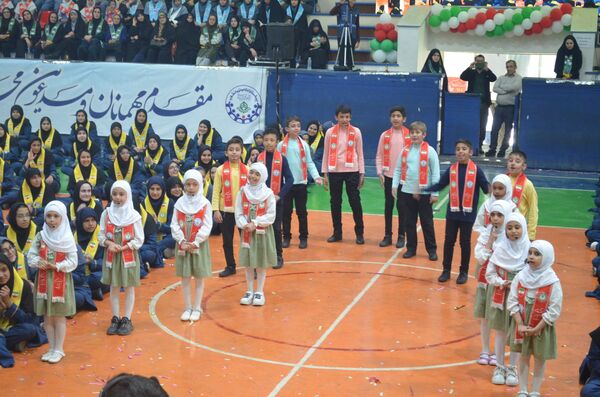 همایش سالروز تاسیس سازمان دانش‌آموزی با اجرا و حضور ۱۵۰۰ دانش‌آموز پیشتاز در پایتخت
