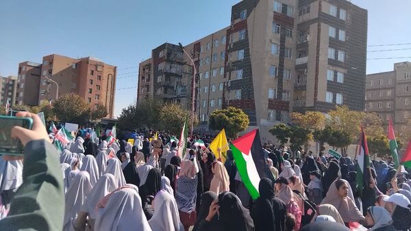 راهپیمایی ۱۳ آبان؛ روز دانش‌آموز 