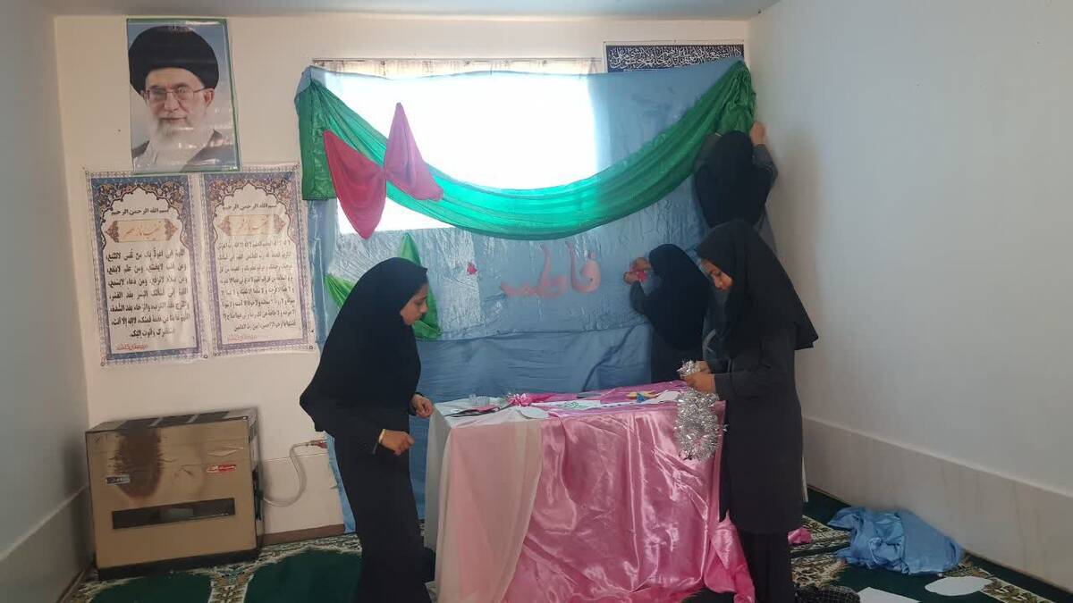 مدرسه گلشاد خلیل آباد به استقبال روز مادر می رود