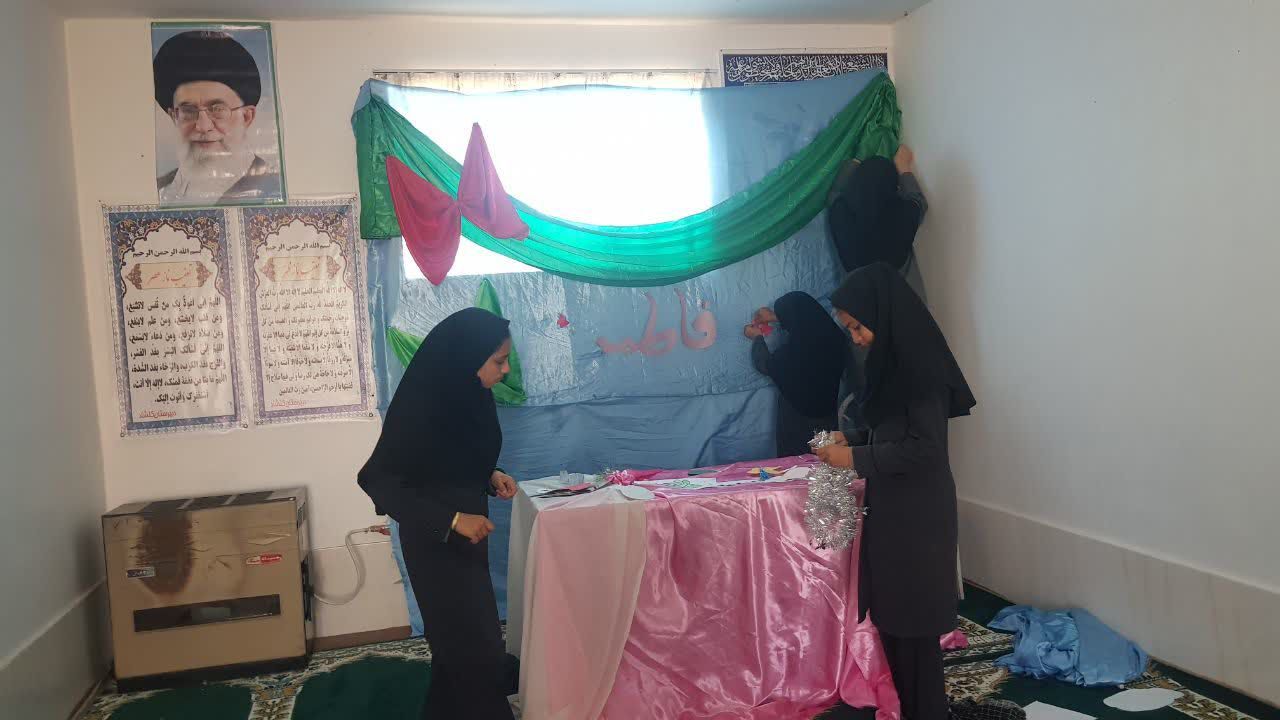 مدرسه گلشاد خلیل آباد به استقبال روز مادر می رود