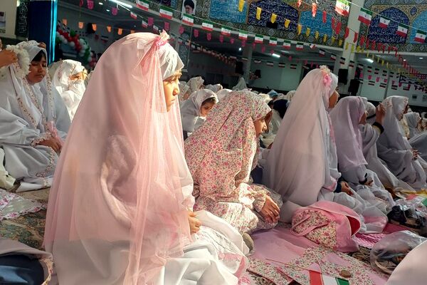 برگزاری جشن تکلیف مختص ۱۰۰۰ دانش‌آموز دختر در مسجد سلمان فارسی
